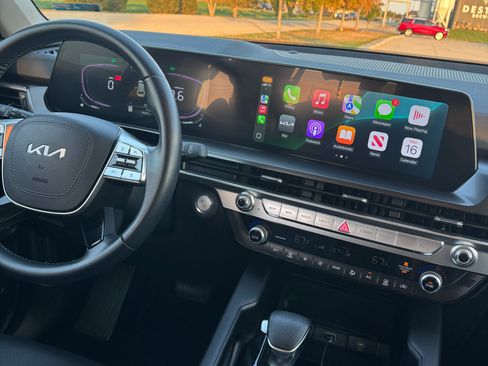 Used 2025 Kia Telluride LX image 19