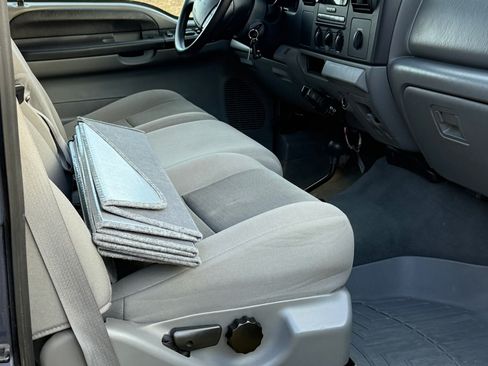 Used 2005 Ford F250 XLT AWD/4WD image 12