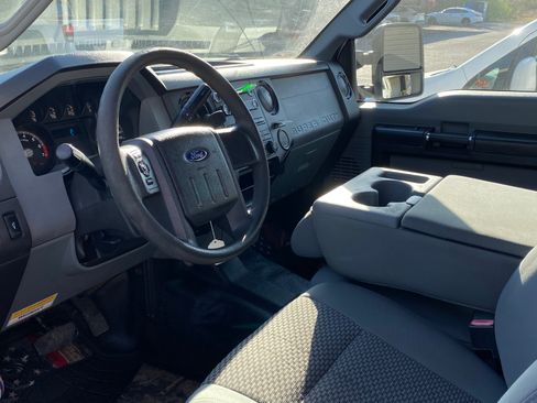 Used 2015 Ford F250 XL w/ Power Equipment Group image 8