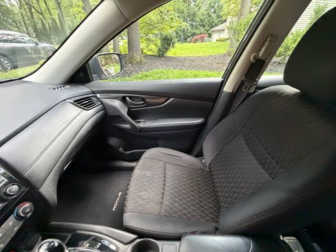 Used 2019 Nissan Rogue S AWD/4WD image 21