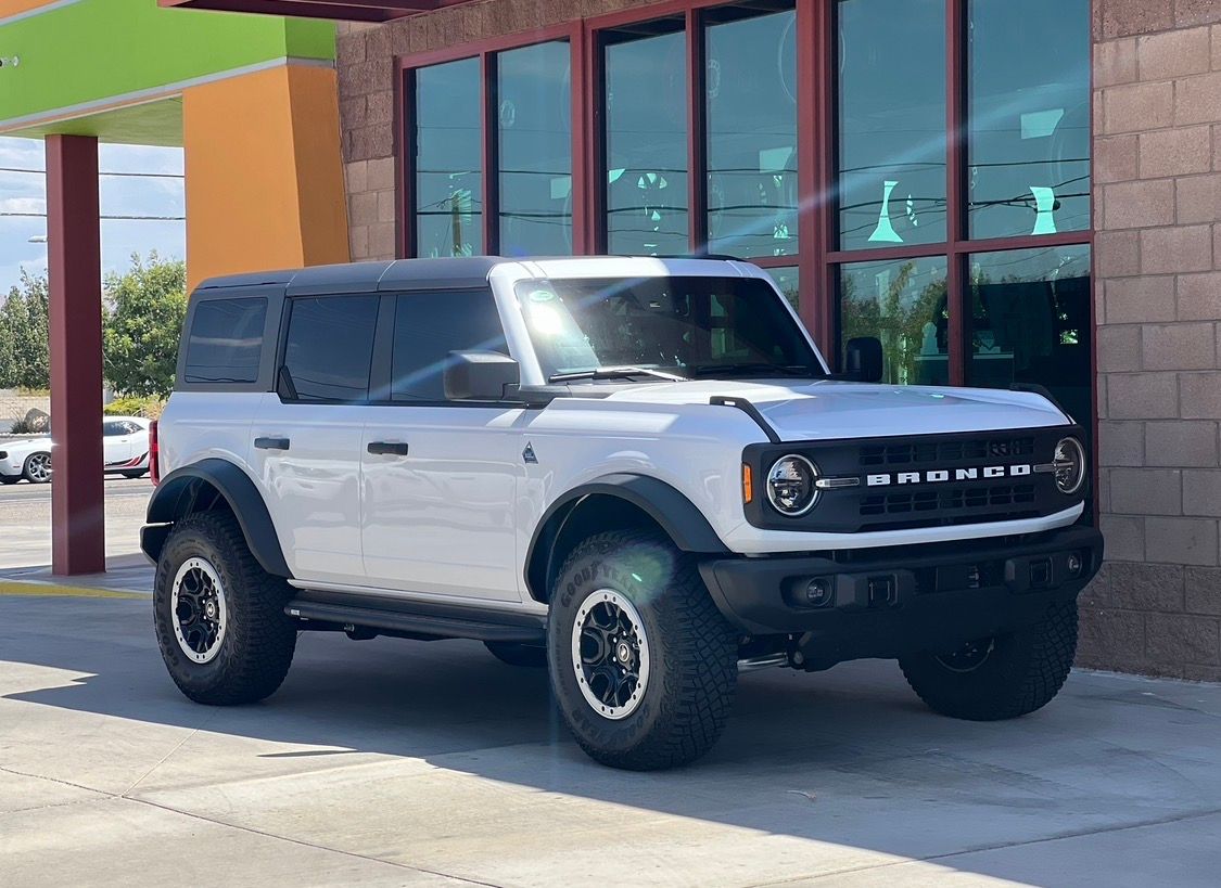 Used 2024 Ford Bronco Black Diamond w/ Sasquatch Package AWD/4WD image 1