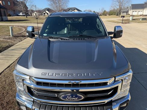 Used 2022 Ford F250 Lariat w/ Chrome Package image 4