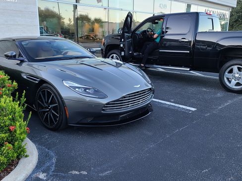 Used 2017 Aston Martin DB11 V12 image 5