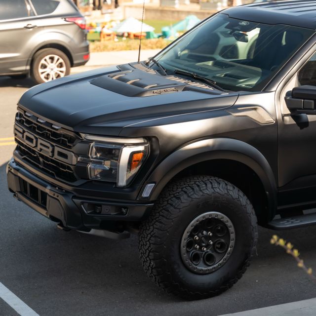 Used 2025 Ford F150 Raptor AWD/4WD image 9
