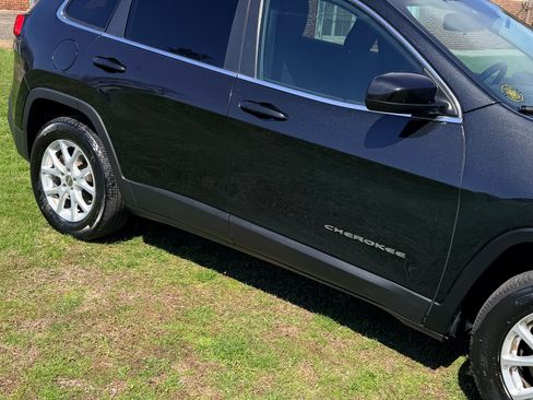 Used 2015 Jeep Cherokee Latitude image 6