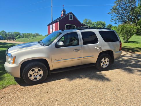 Used 2007 Chevrolet Tahoe LT w/ LT Preferred Equipment Group AWD/4WD image 2