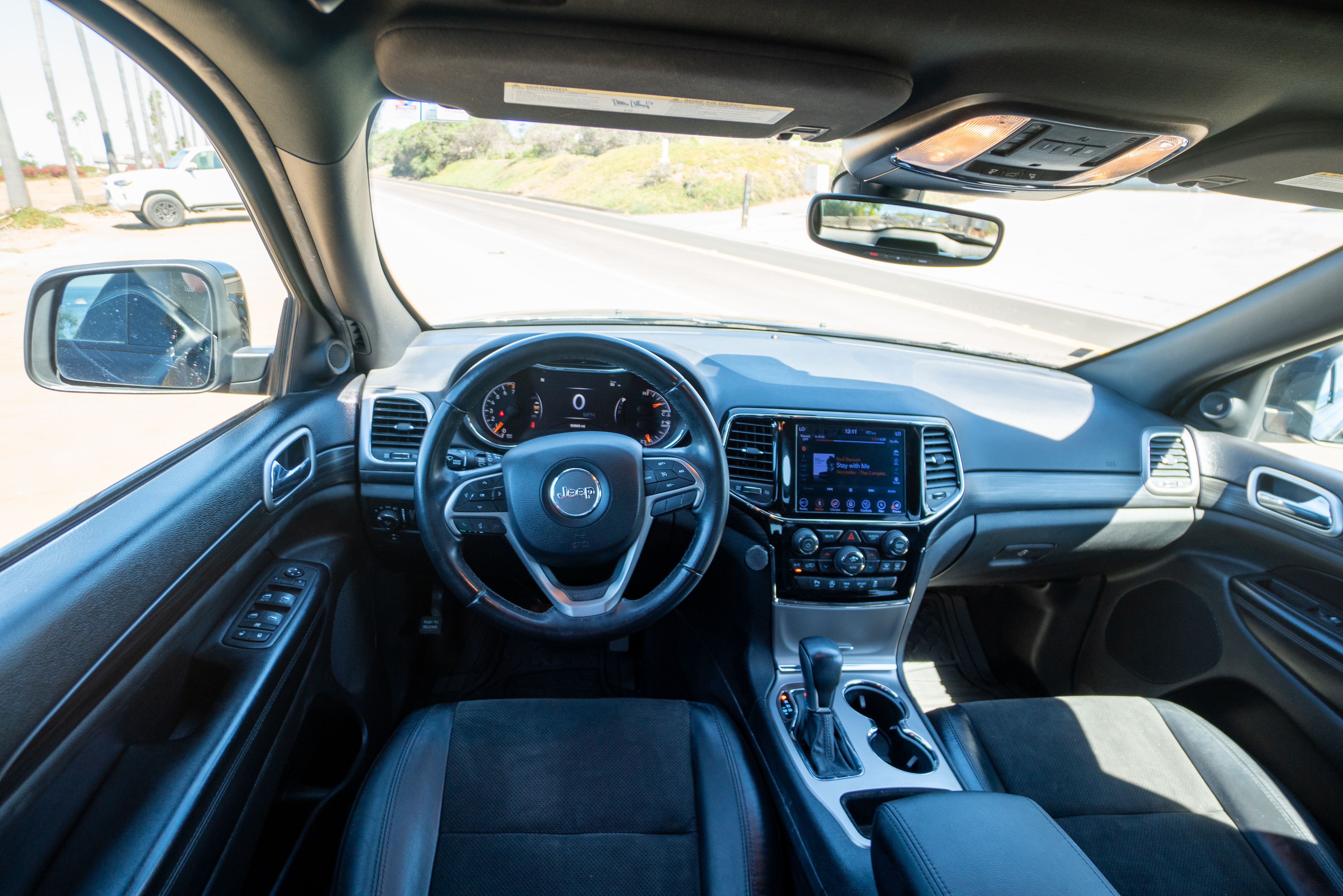 Used 2019 Jeep Grand Cherokee Altitude AWD/4WD image 17
