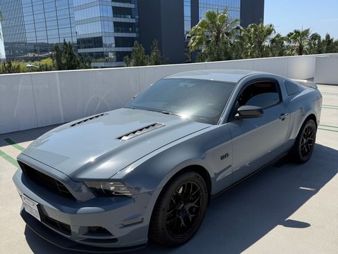 Used 2014 Ford Mustang GT image 4