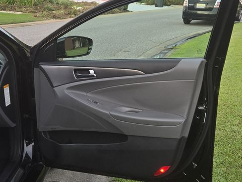 Used 2014 Hyundai Sonata Limited w/ Panoramic Sunroof Package 02 image 18