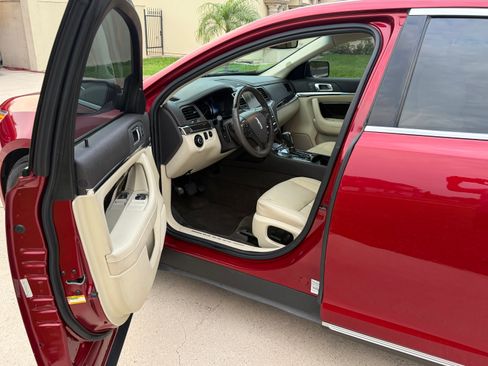Used 2015 Lincoln MKS AWD w/ Equipment Group 201A image 9