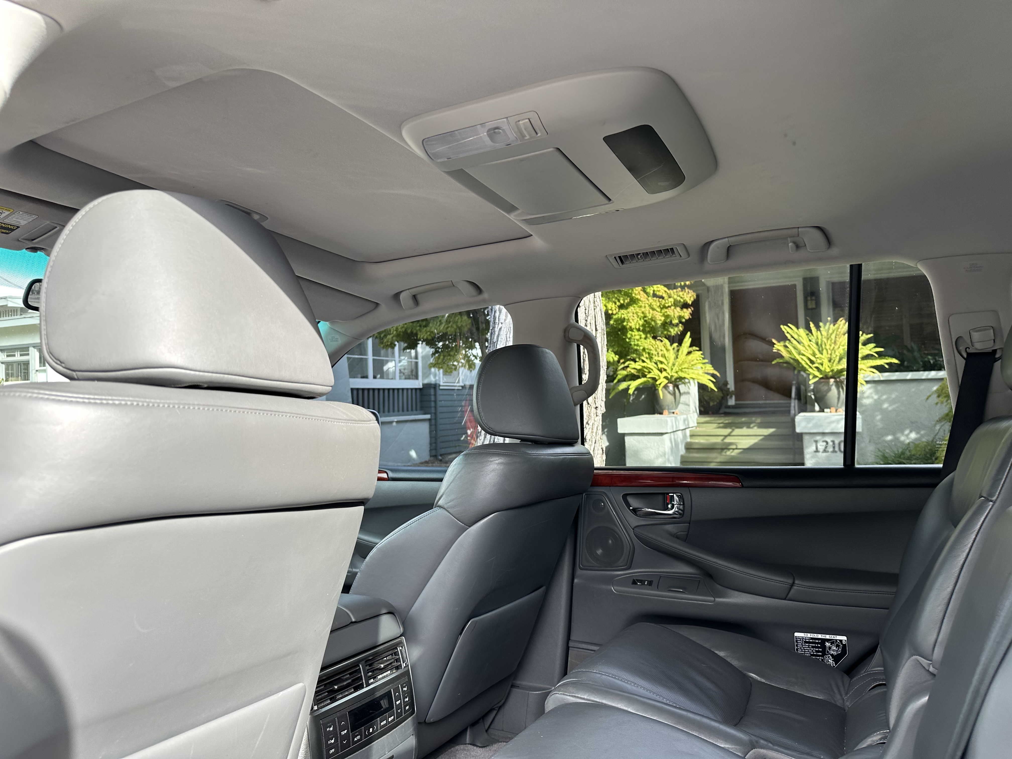 Used 2010 Lexus LX 570 4WD image 11