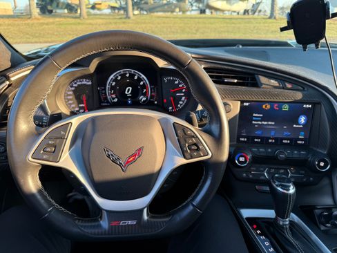 Used 2015 Chevrolet Corvette Z06 w/ 3LZ Preferred Equipment Group image 10