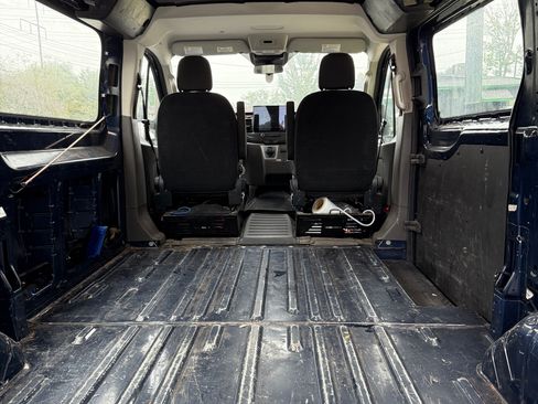 Used 2022 Ford E-Transit Low Roof image 11