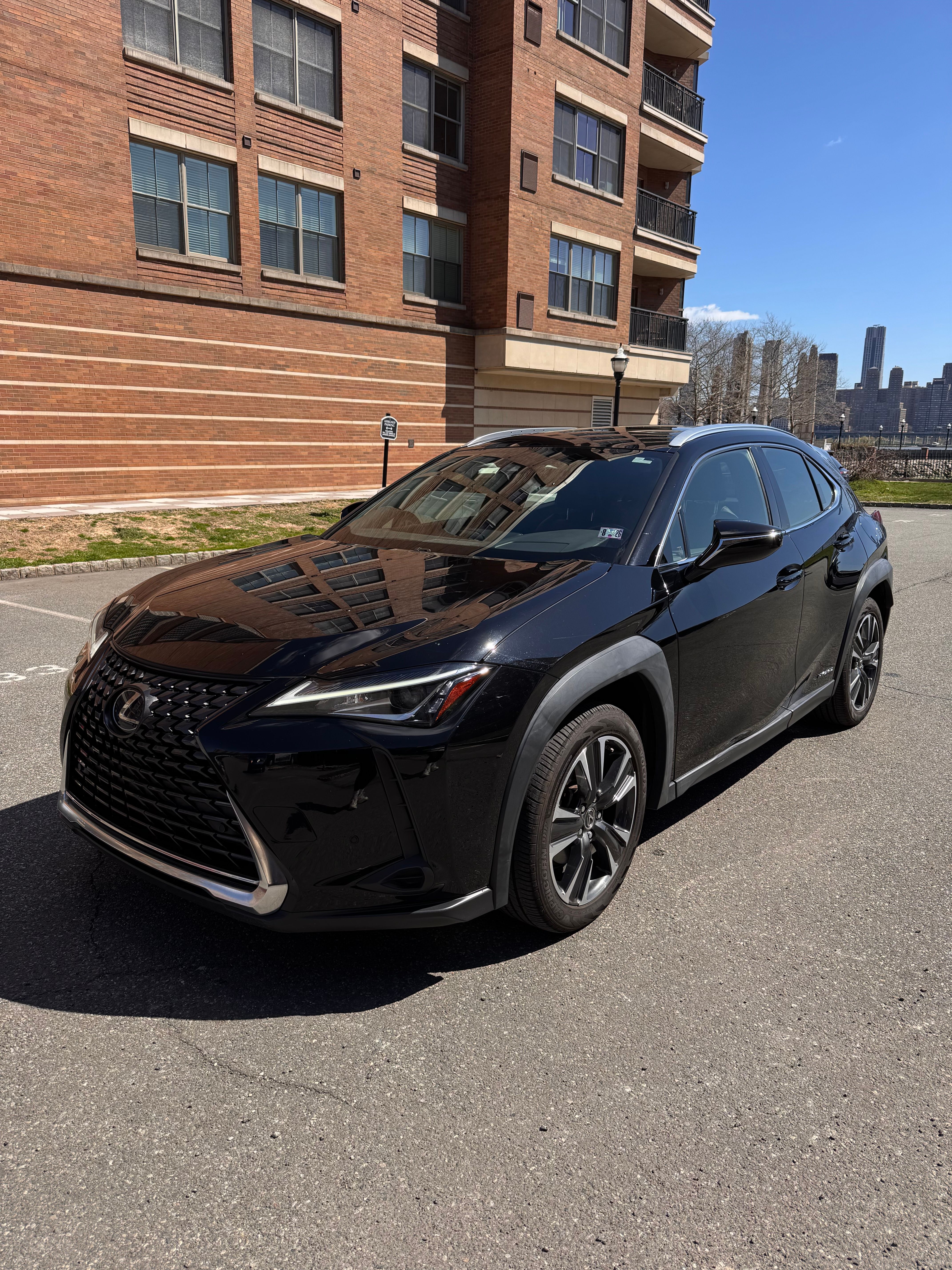 Used 2020 Lexus UX 250h w/ Premium Package AWD/4WD image 1