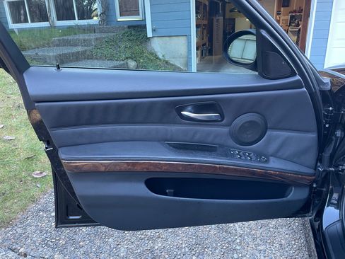 Used 2006 BMW 330i Sedan image 23