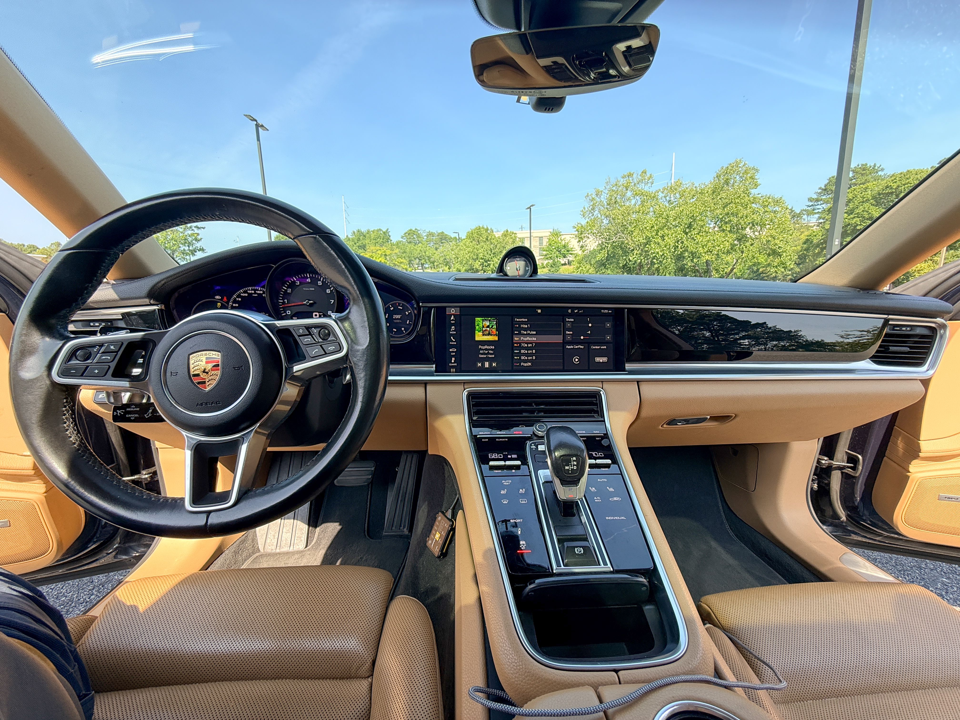 Used 2018 Porsche Panamera image 2
