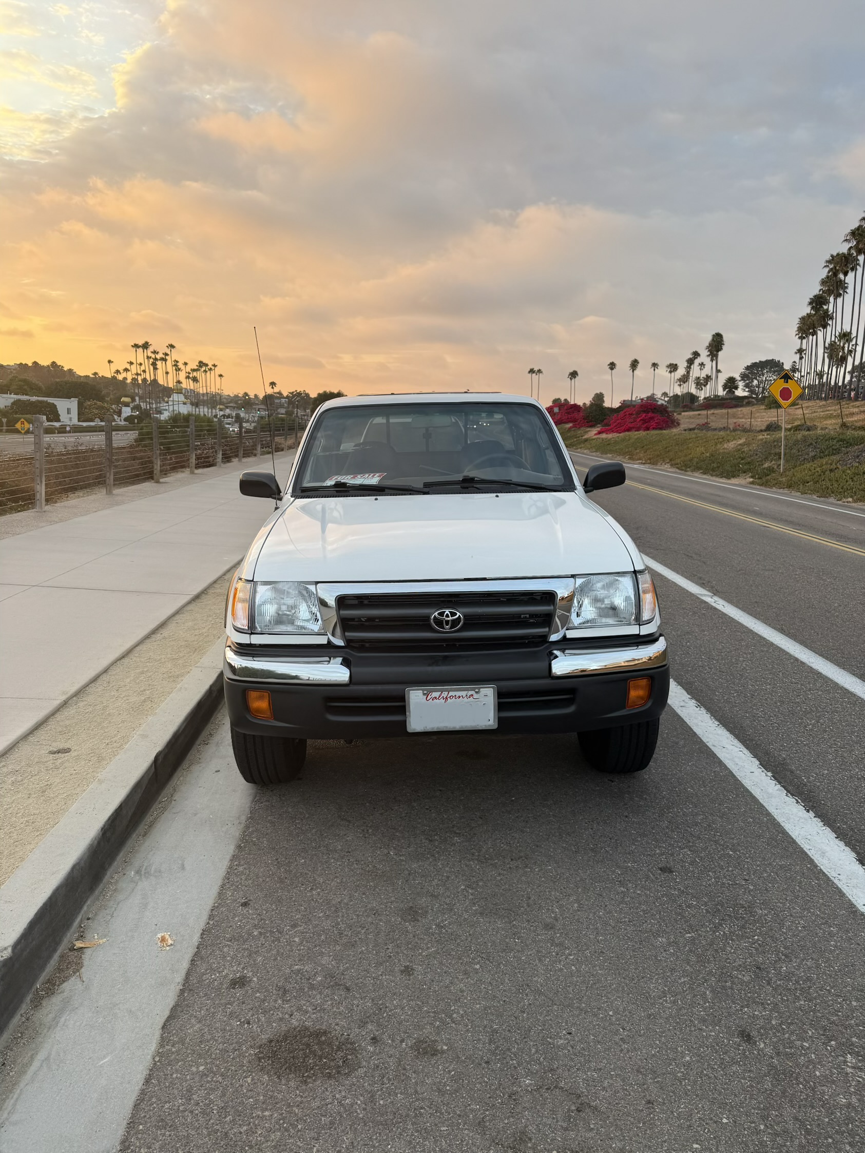 Used 1999 Toyota Tacoma PreRunner AWD/4WD image 4