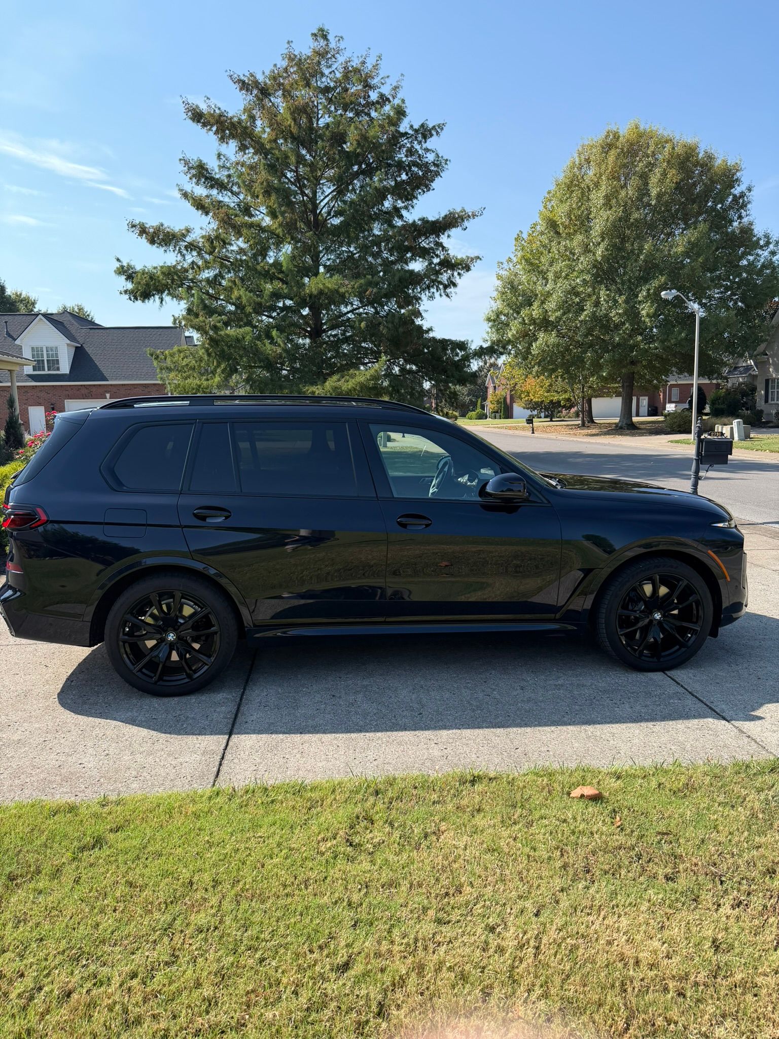 Used 2024 BMW X7 xDrive40i w/ M Sport Package AWD/4WD image 16