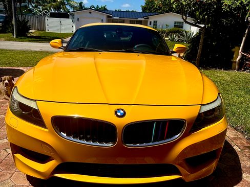 Used 2012 BMW Z4 sDrive28i image 2