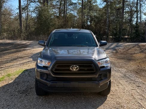 Used 2020 Toyota Tacoma SR image 4