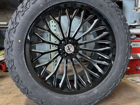 Used 1996 Chevrolet Tahoe 4WD 2-Door image 5