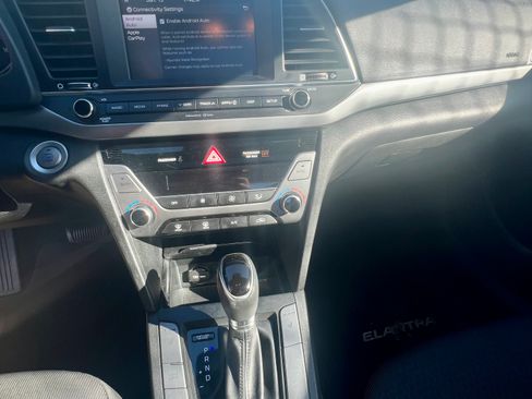 Used 2017 Hyundai Elantra Value Edition image 19