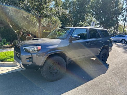 Used 2022 Toyota 4Runner TRD Off-Road Premium image 2