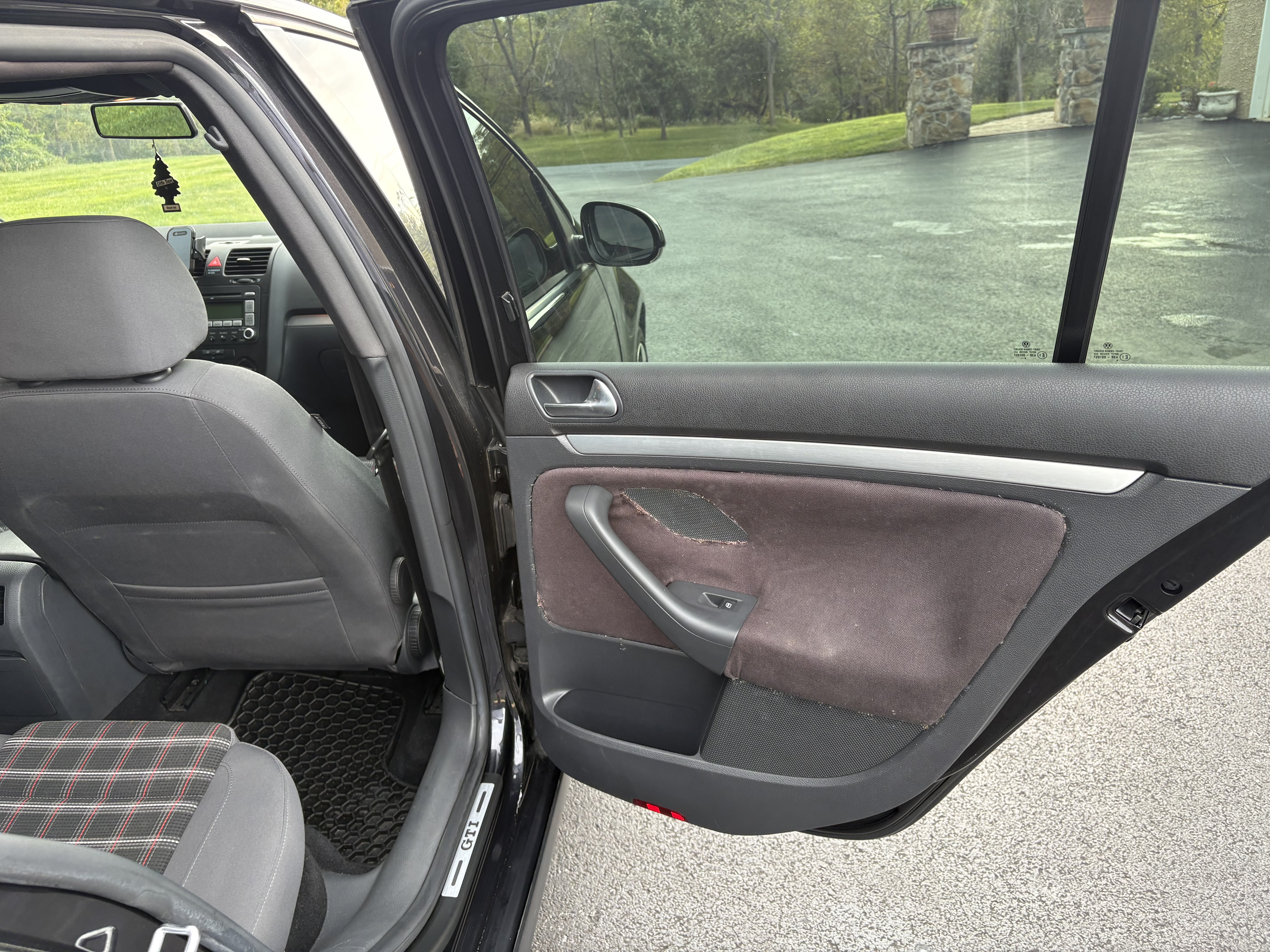 Used 2007 Volkswagen GTI 4-Door FWD image 11