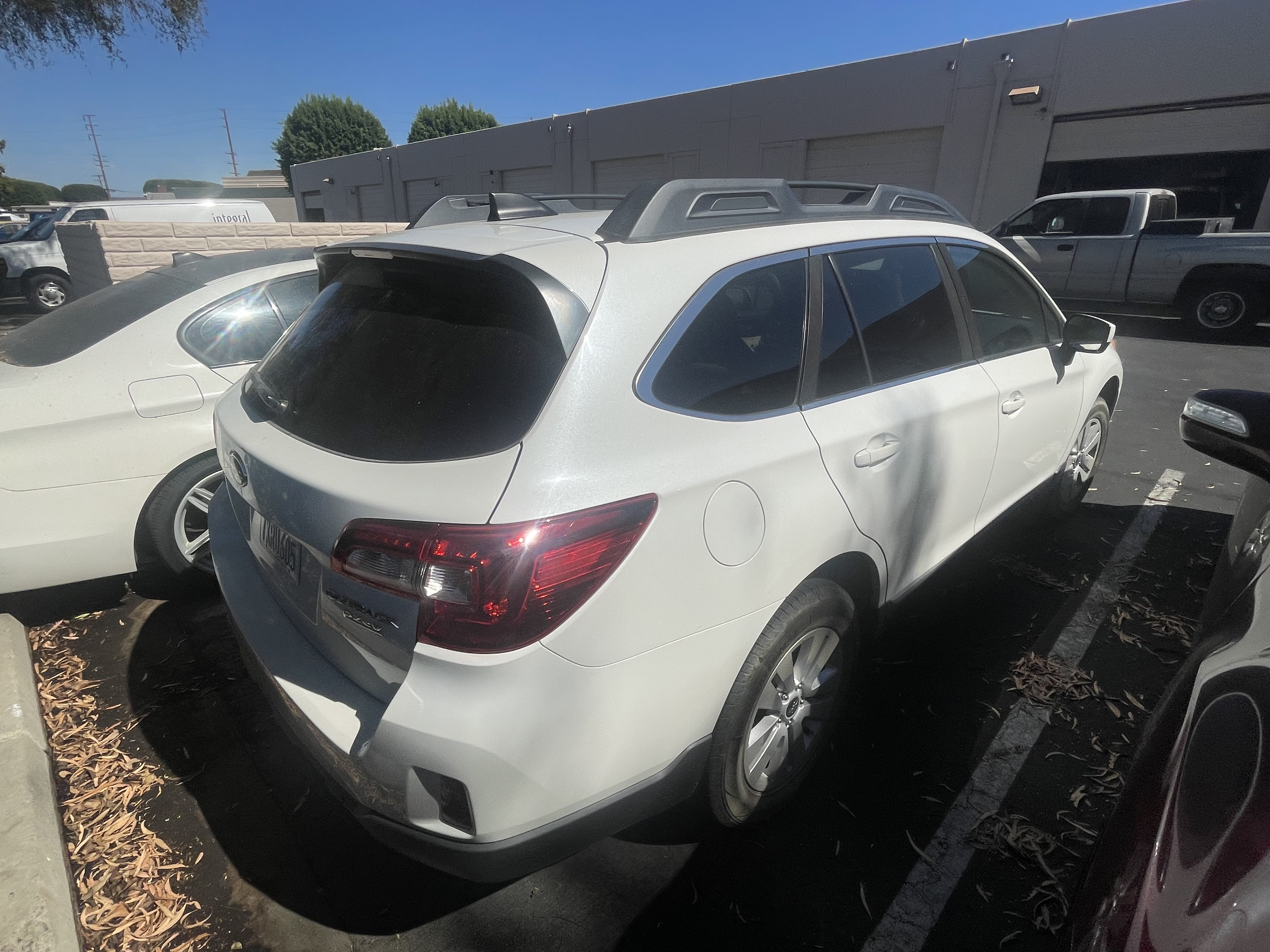 Used 2017 Subaru Outback 2.5i Premium AWD/4WD image 5
