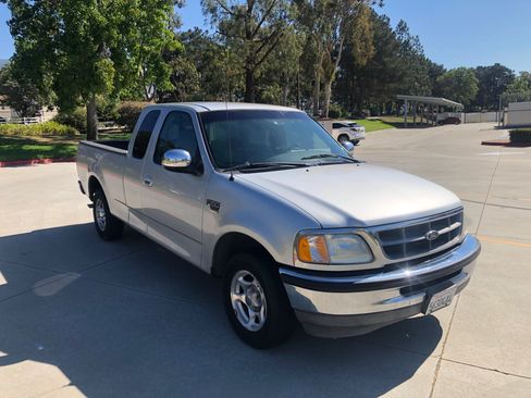 Used 1998 Ford F150 2WD SuperCab image 4