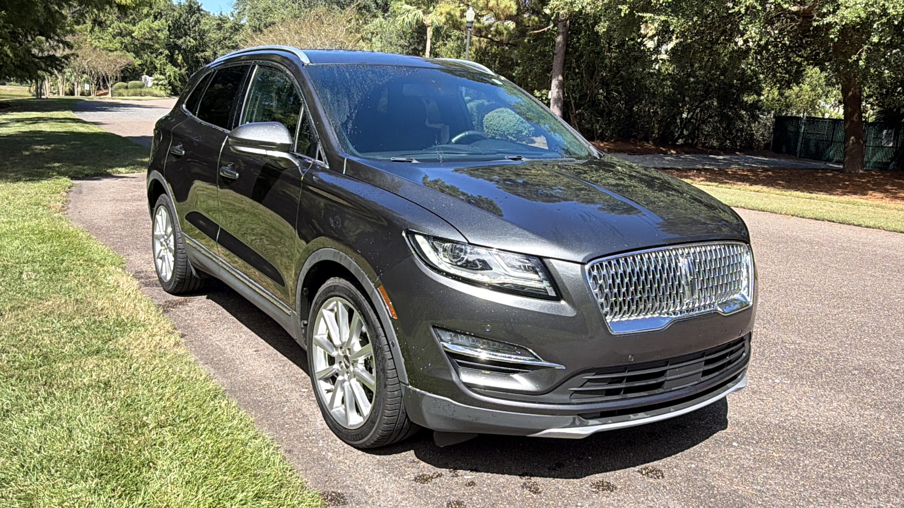Used 2019 Lincoln MKC Reserve w/ MKC Technology Package FWD image 2