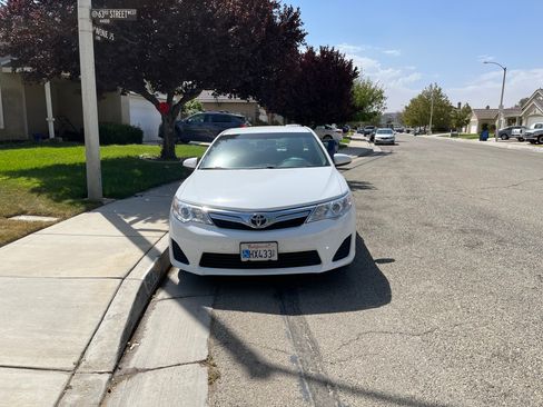 Used 2014 Toyota Camry LE image 8