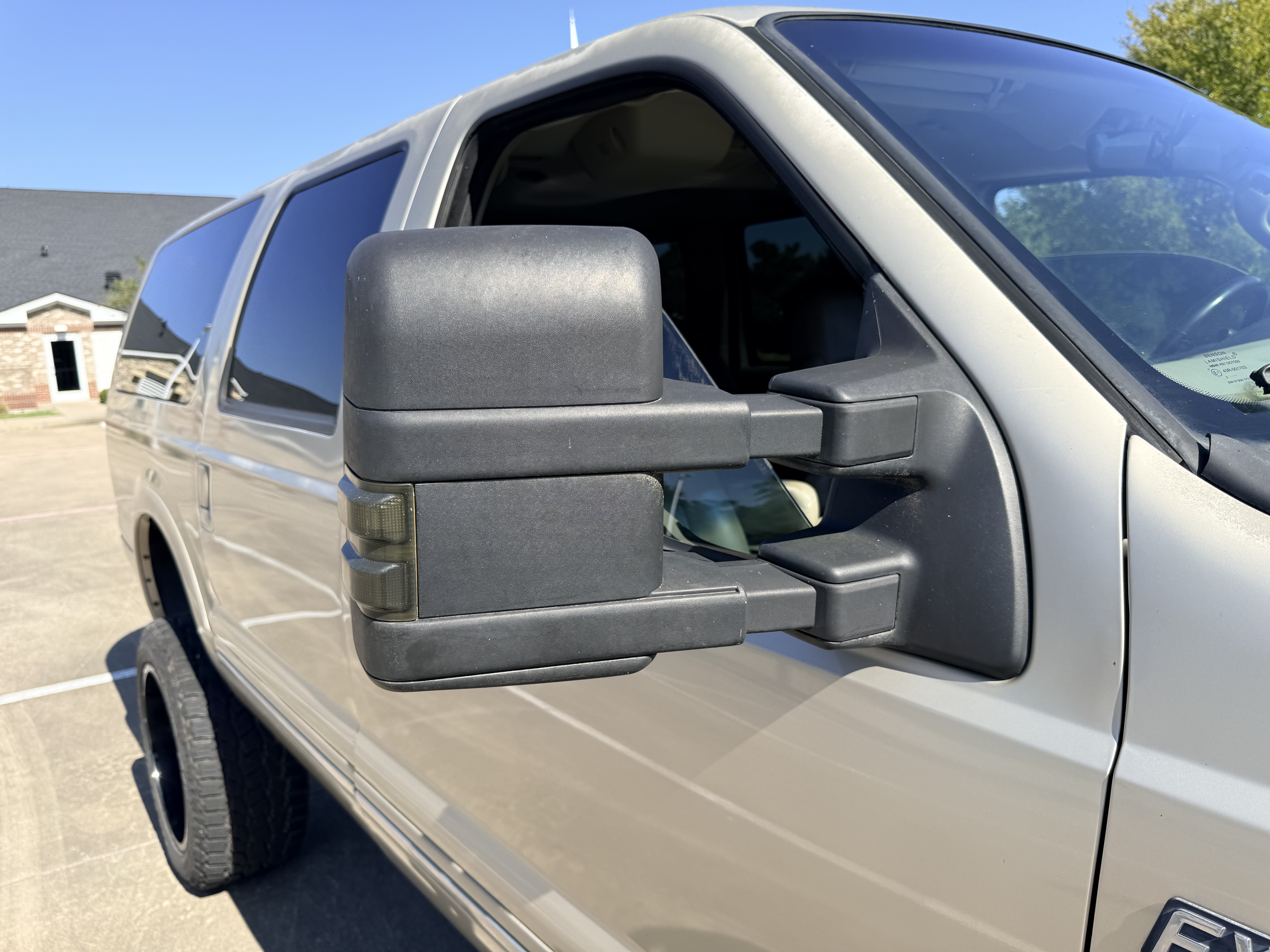 Used 2005 Ford Excursion Limited AWD/4WD image 2