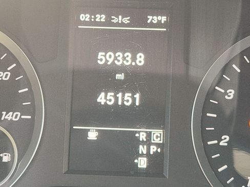 Used 2023 Mercedes-Benz Metris image 4