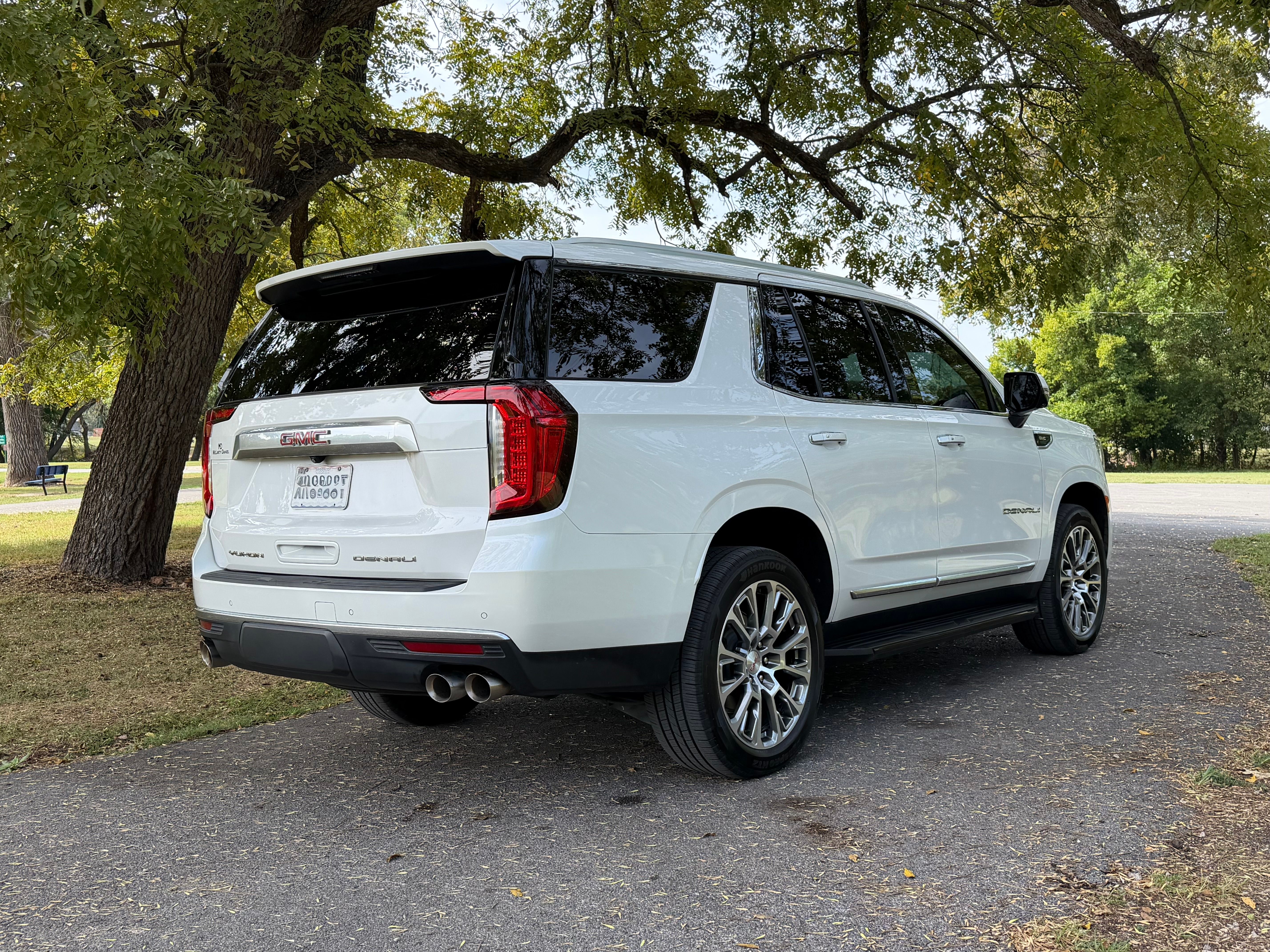 Used 2023 GMC Yukon Denali AWD/4WD image 6