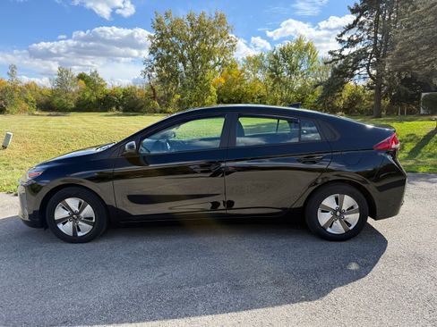 Used 2022 Hyundai Ioniq Blue image 2