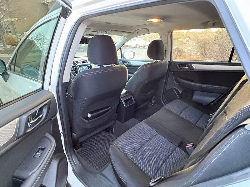 Used 2016 Subaru Outback 2.5i Premium AWD/4WD image 8