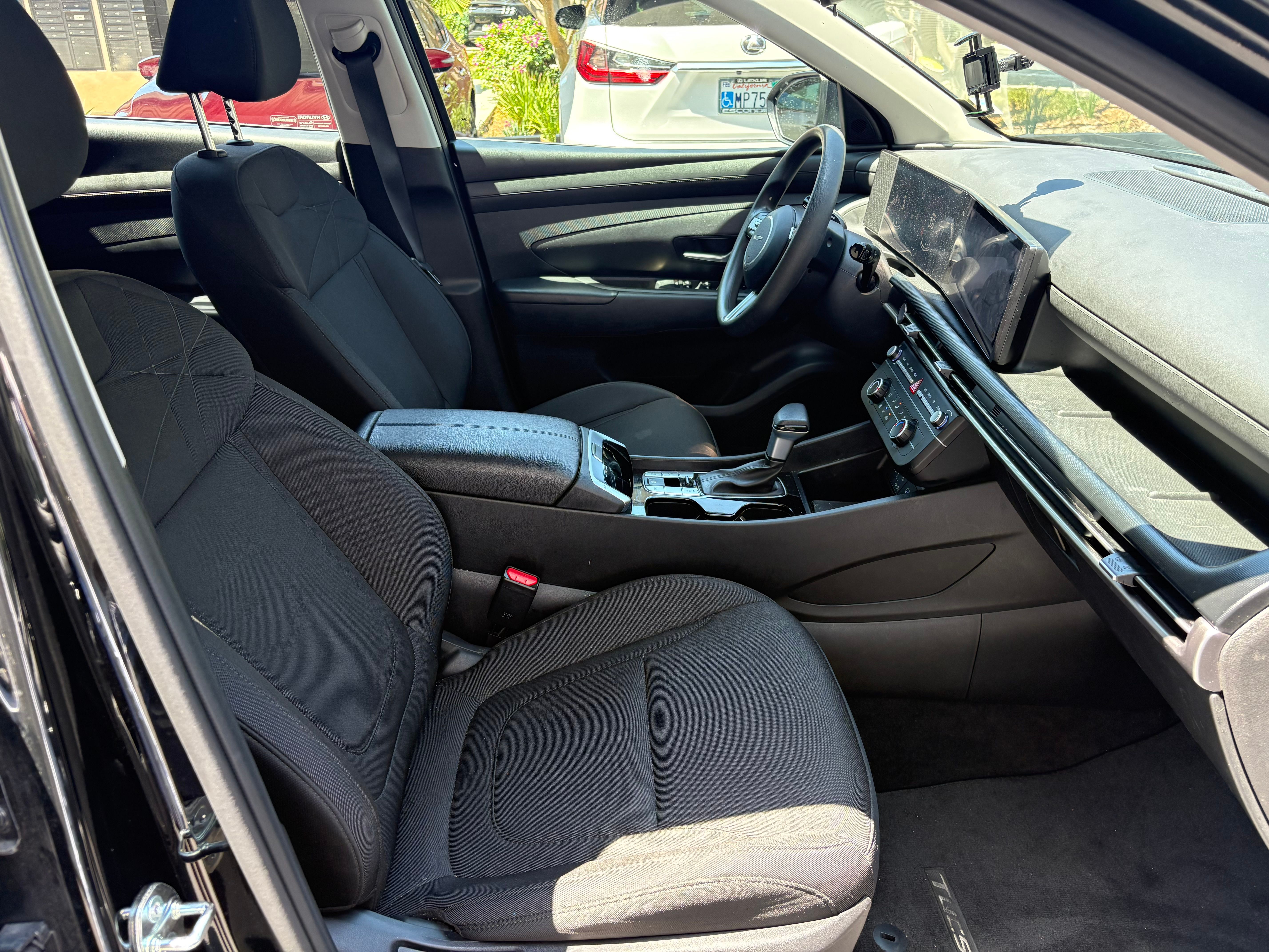 Used 2025 Hyundai Tucson SE FWD image 25