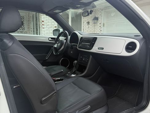 Used 2013 Volkswagen Beetle 2.5 FWD image 9