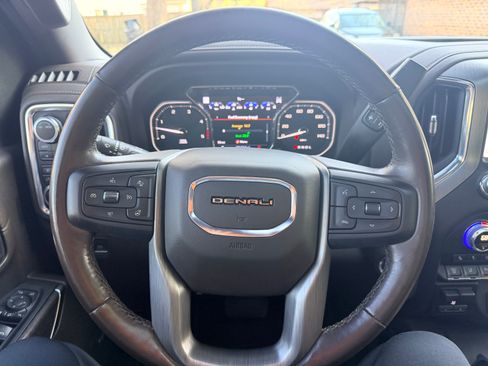 Used 2022 GMC Sierra 3500 Denali w/ Denali Ultimate Package image 9