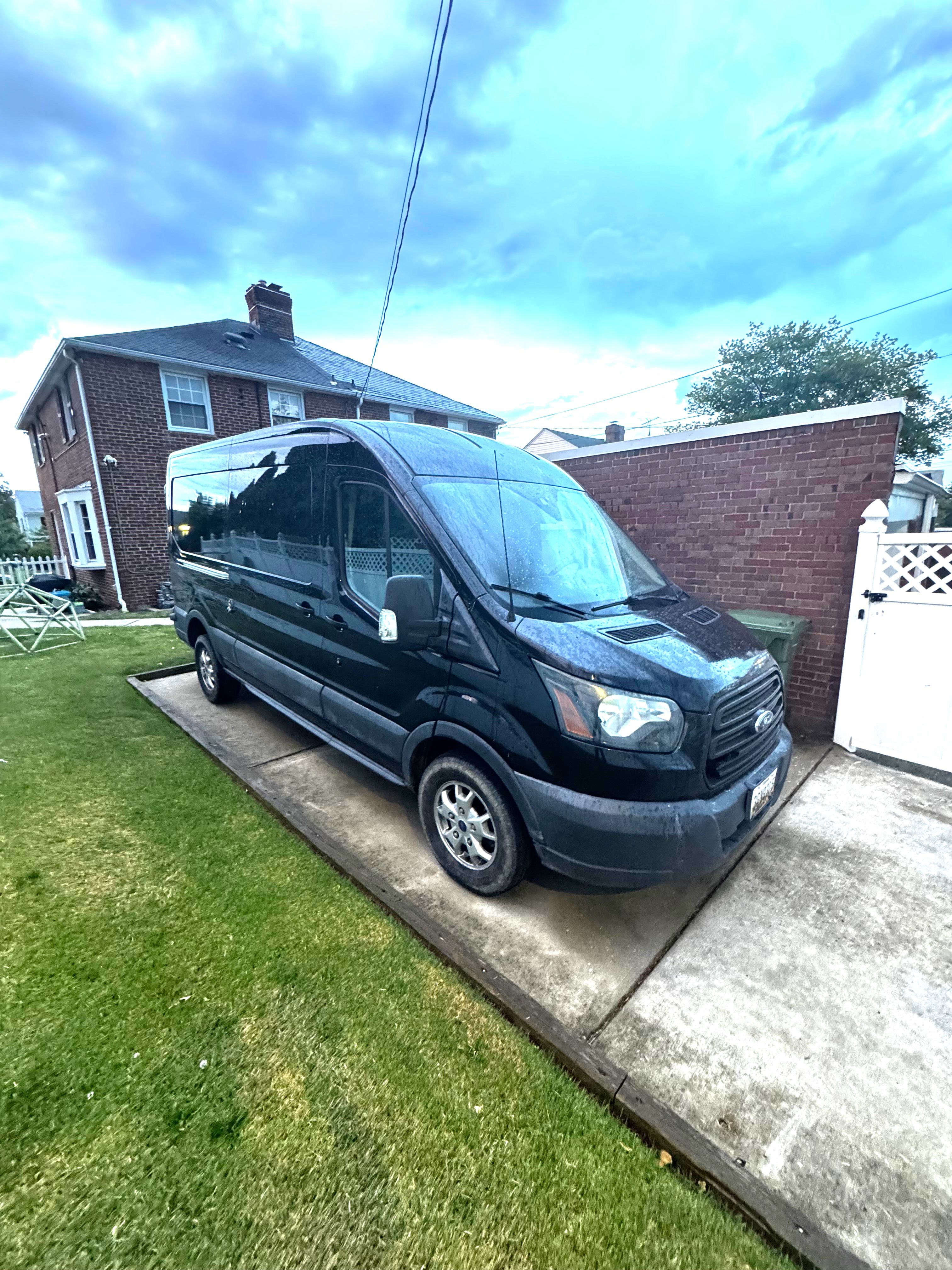 Used 2015 Ford Transit 250 148 Medium Roof RWD image 5