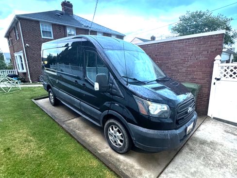 Used 2015 Ford Transit 250 148 Medium Roof RWD image 5