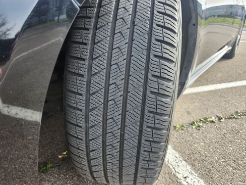 Used 2016 Toyota Avalon XLE image 19