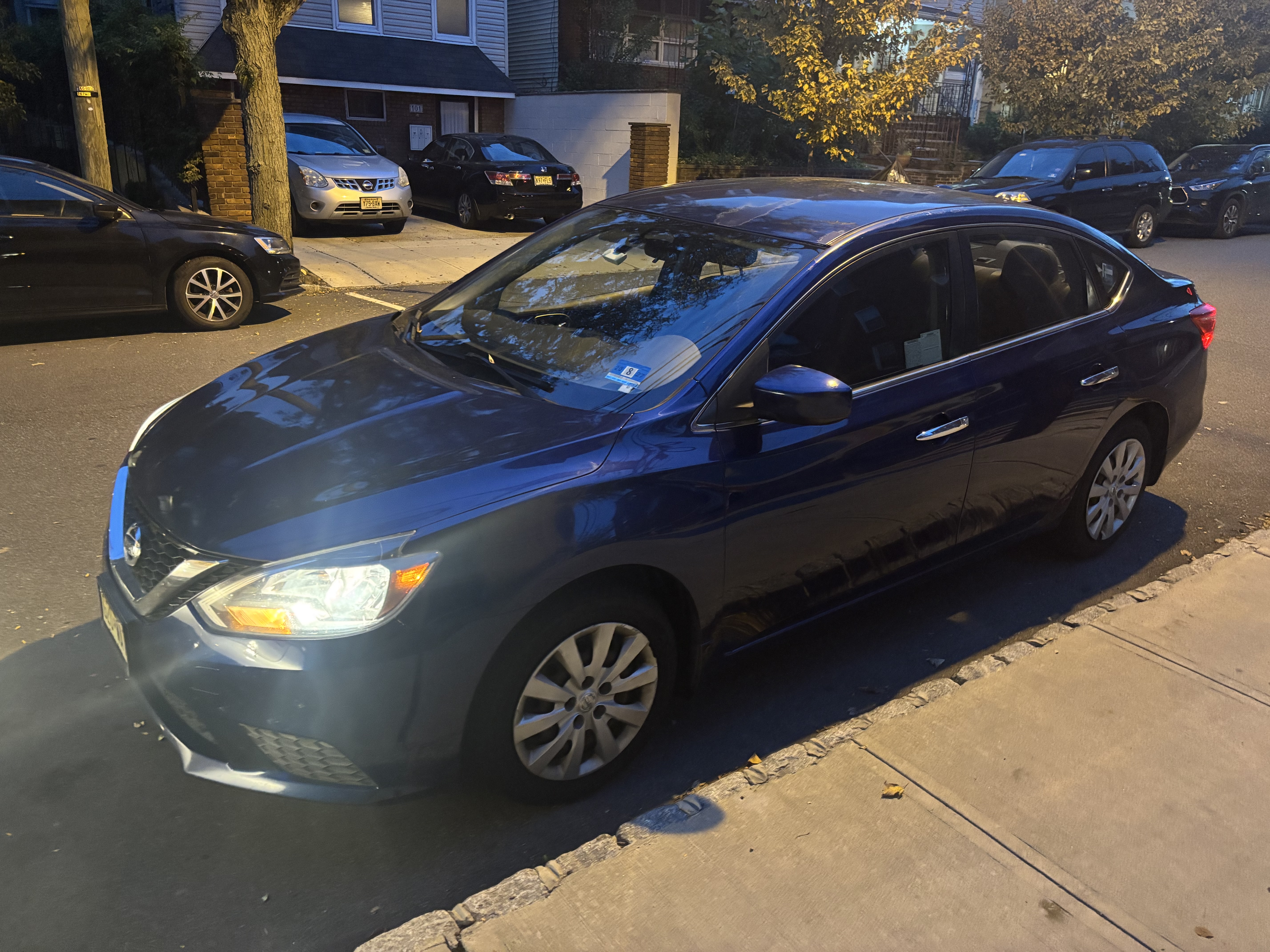 Used 2017 Nissan Sentra SV FWD image 2