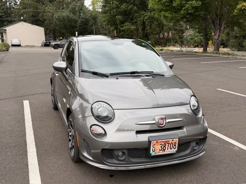 Used 2013 FIAT 500 Turbo w/ Beats Audio Pkg FWD image 2