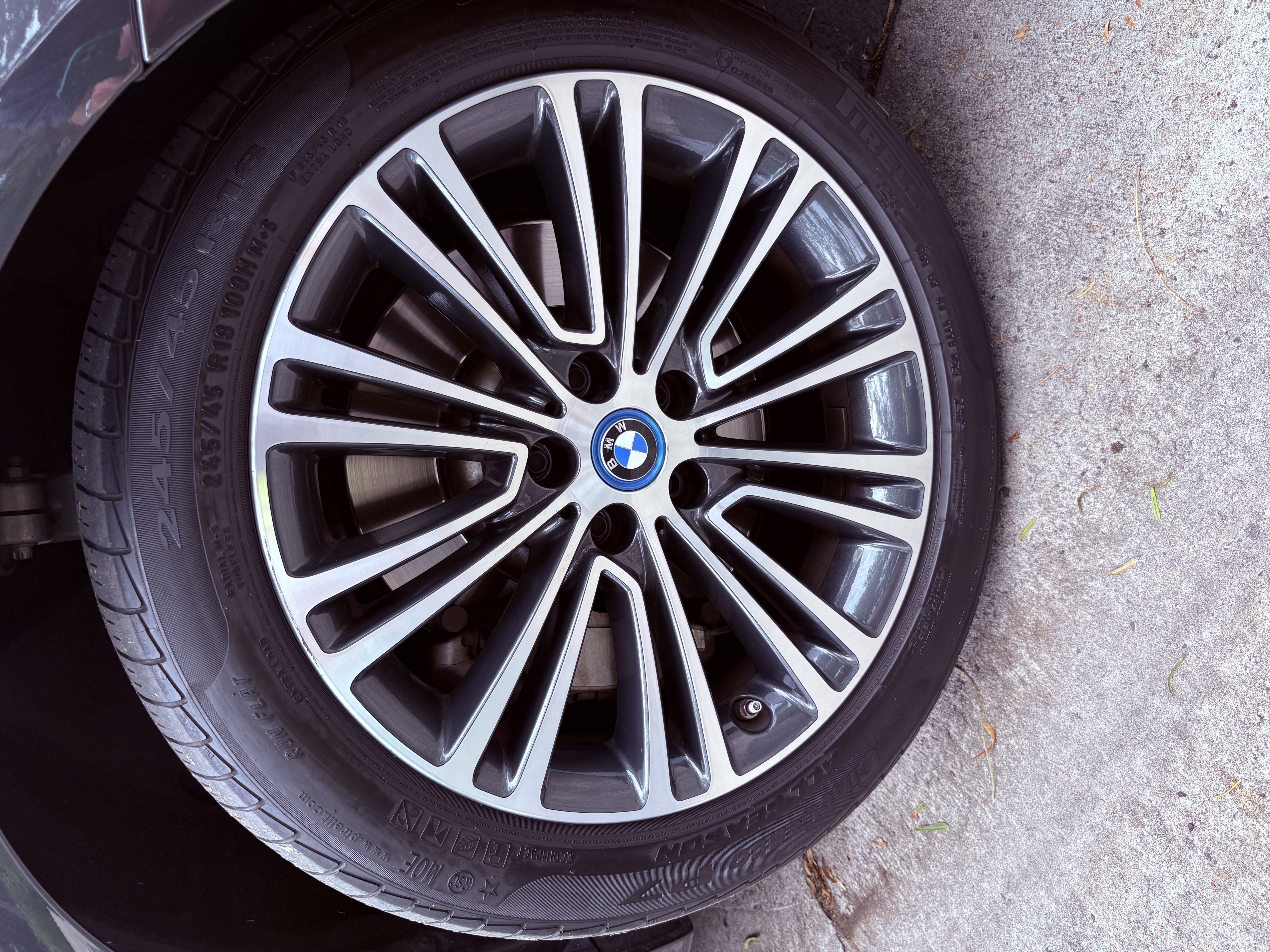 Used 2019 BMW 530e w/ Convenience Package RWD image 16