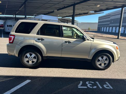 Used 2012 Ford Escape XLT image 4