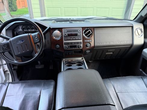 Used 2011 Ford F350 Lariat w/ Lariat Interior Pkg image 13