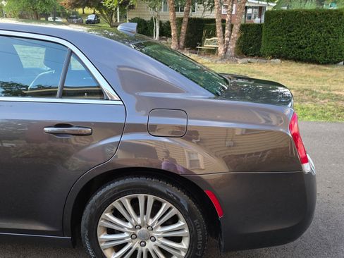 Used 2015 Chrysler 300 Limited image 12