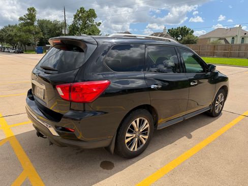 Used 2017 Nissan Pathfinder S FWD image 5